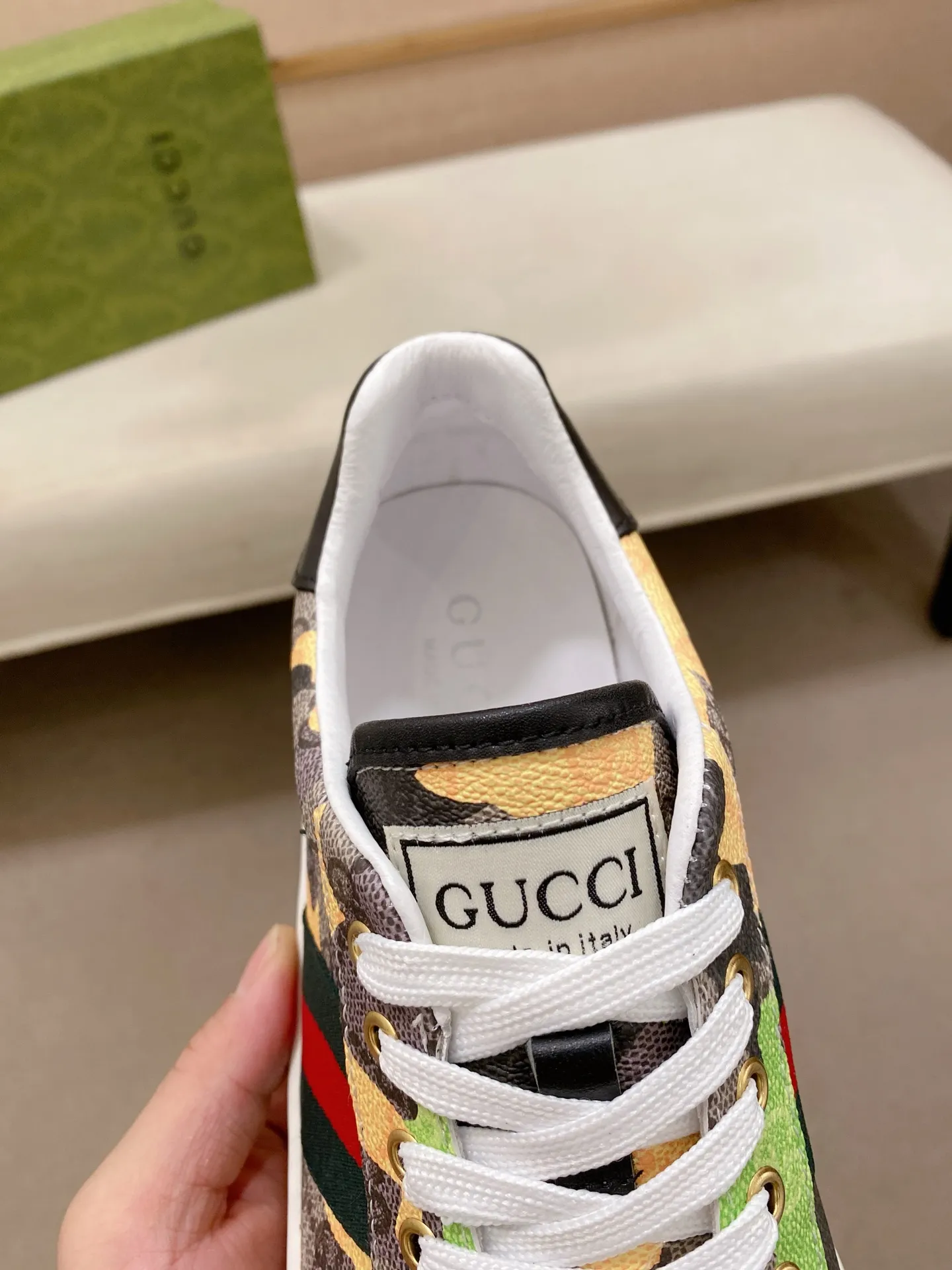 Factory price: 480💰 (GUCCI) The latest model from the official website 🎁🎁Casual and fashionable men's shoes👟, hot style 💥The version is simple and elegant, exclusive for trendy men. Unique official website latest brand elements 👑Gucci original decoration, fashionable and generous, the fabric is original cowhide ✅sheepskin lining, the official website specifies wear-resistant casual outsole, the classic model is taken in kind at the counter🎬38-44 (45 is not returned or exchanged)